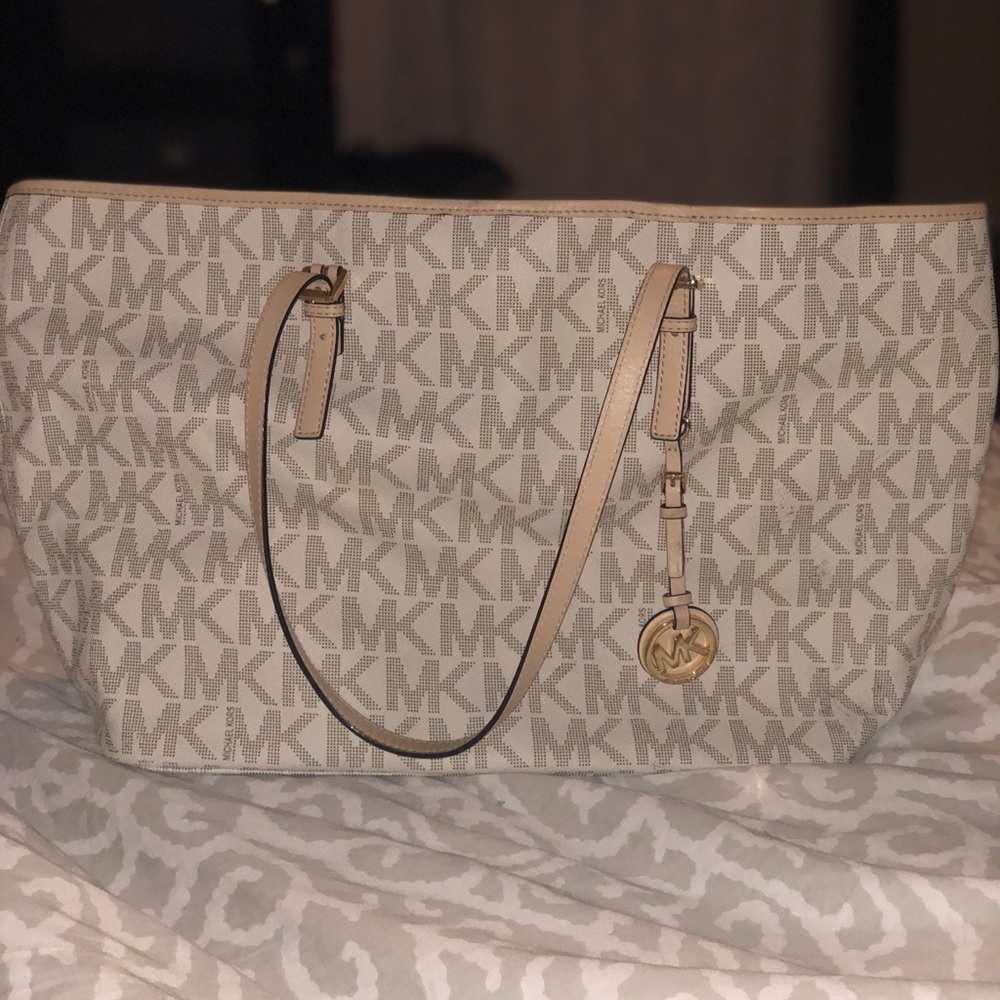 Michael Kors Jet Setter Tote